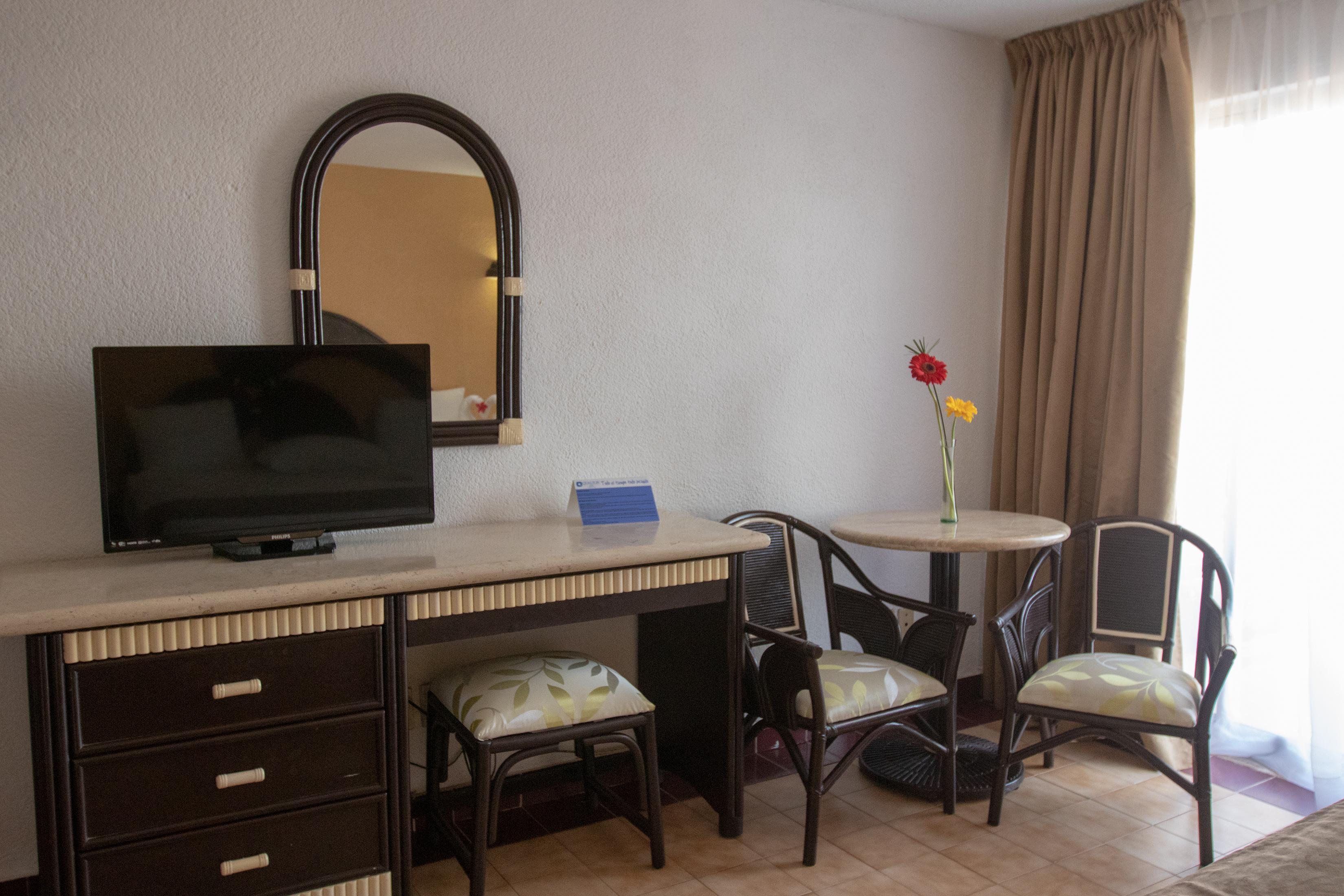 Qualton Club Ixtapa All Inclusive Exterior photo