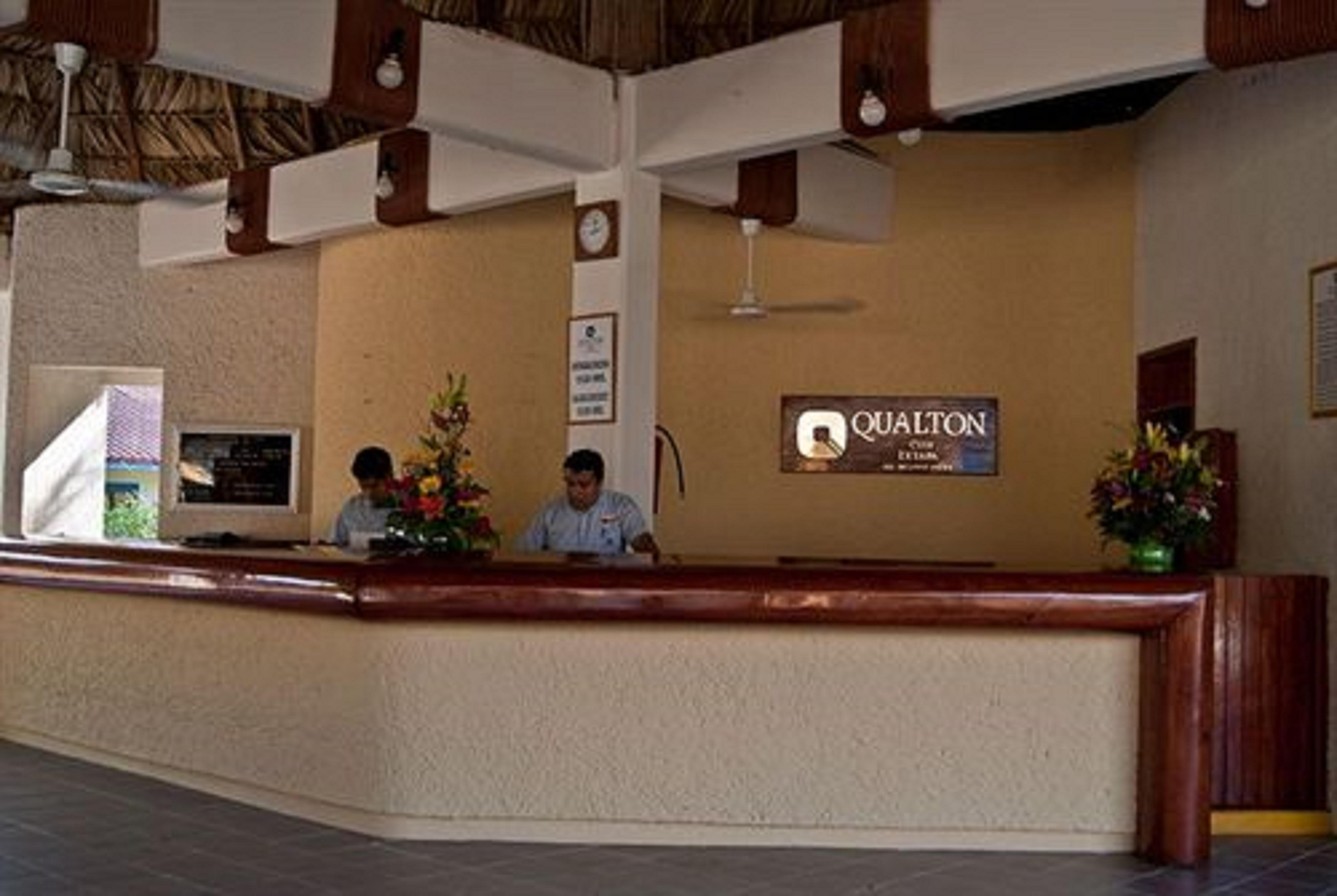 Qualton Club Ixtapa All Inclusive Exterior photo