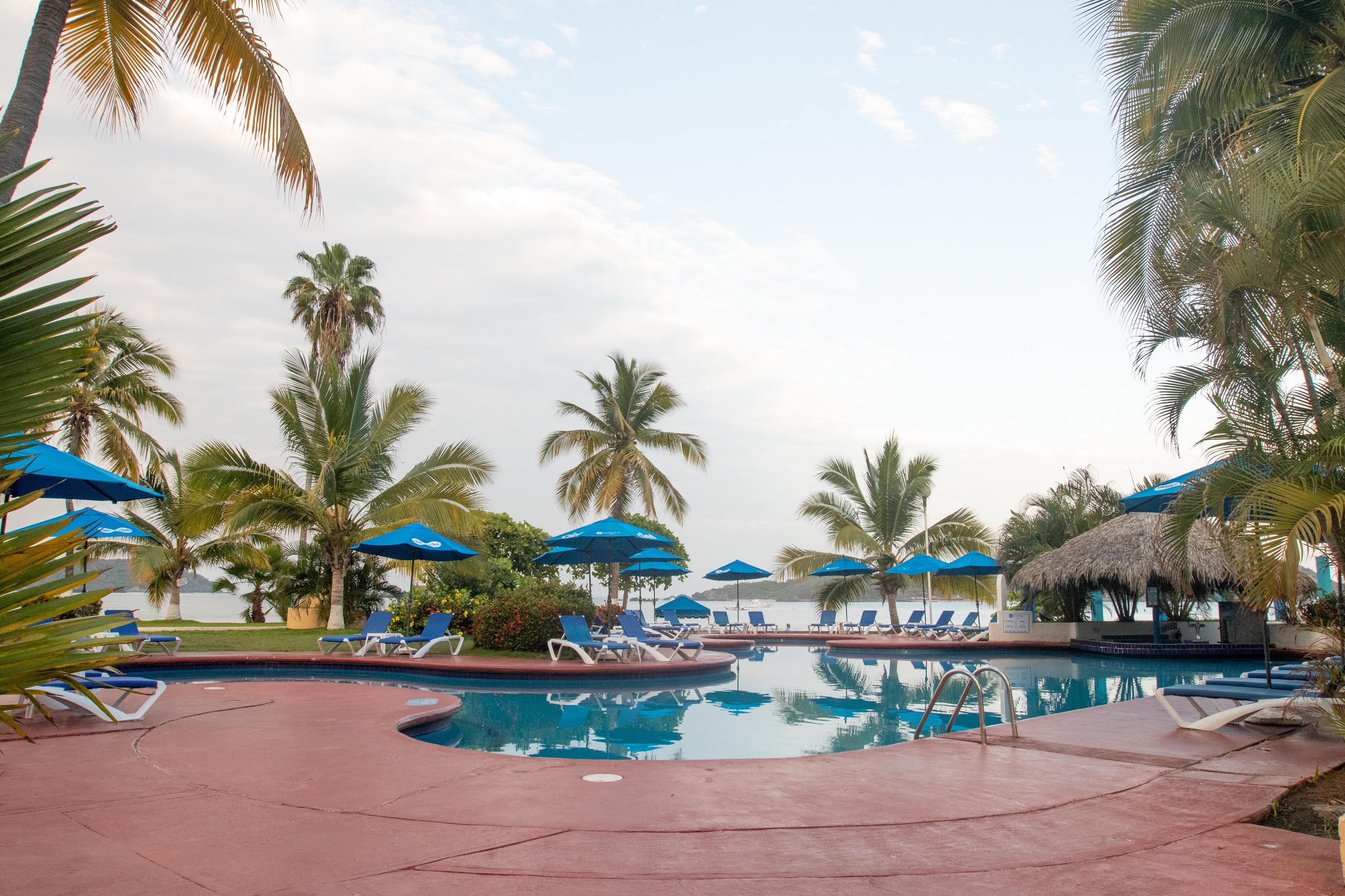 Qualton Club Ixtapa All Inclusive Exterior photo