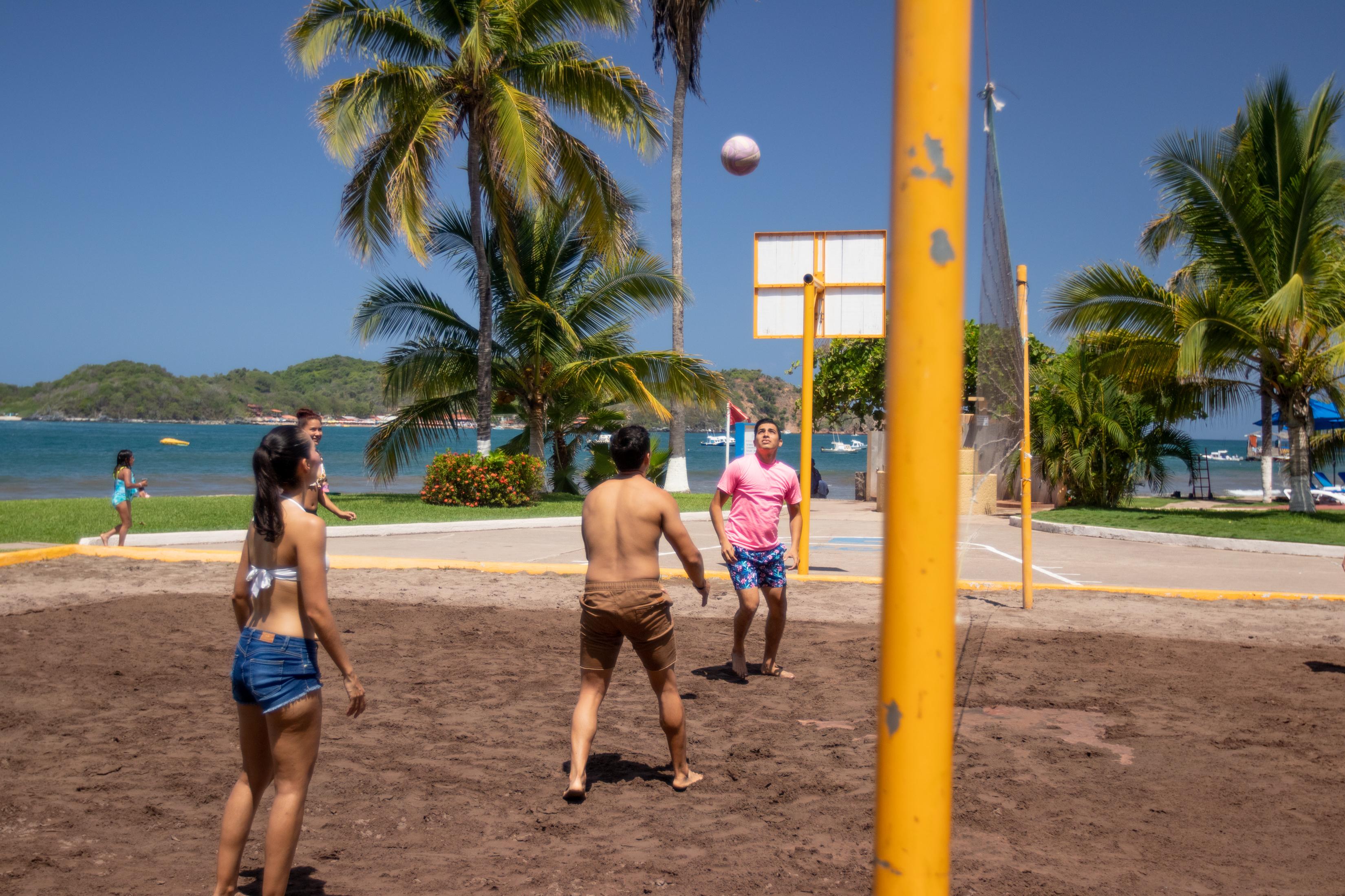 Qualton Club Ixtapa All Inclusive Exterior photo