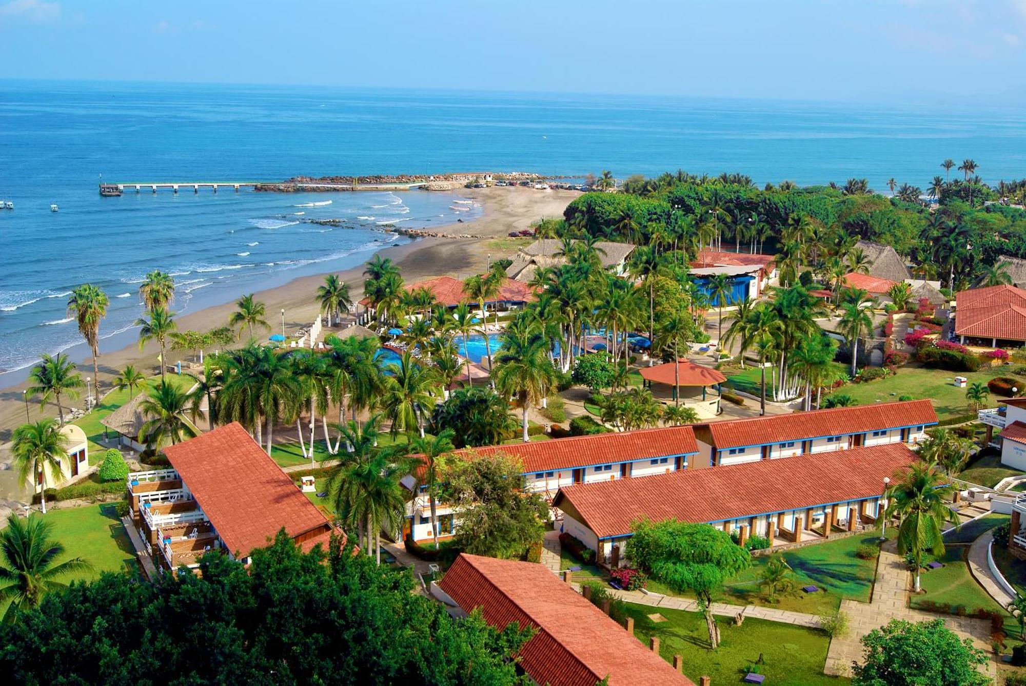 Qualton Club Ixtapa All Inclusive Exterior photo