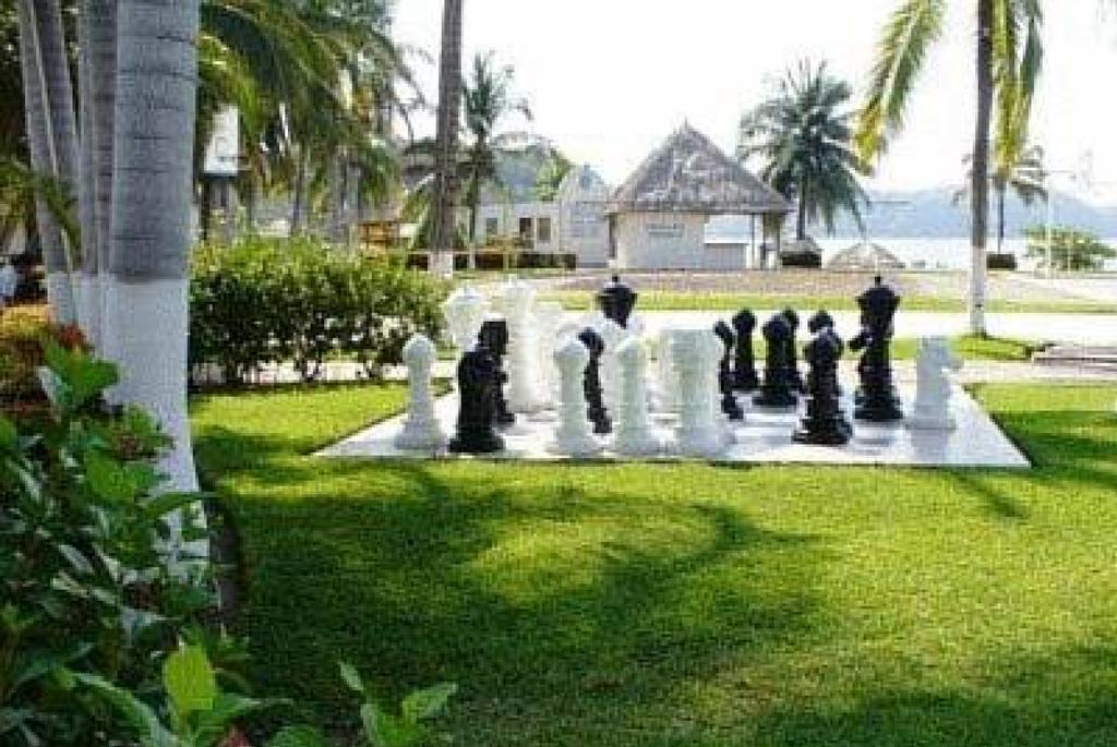 Qualton Club Ixtapa All Inclusive Exterior photo