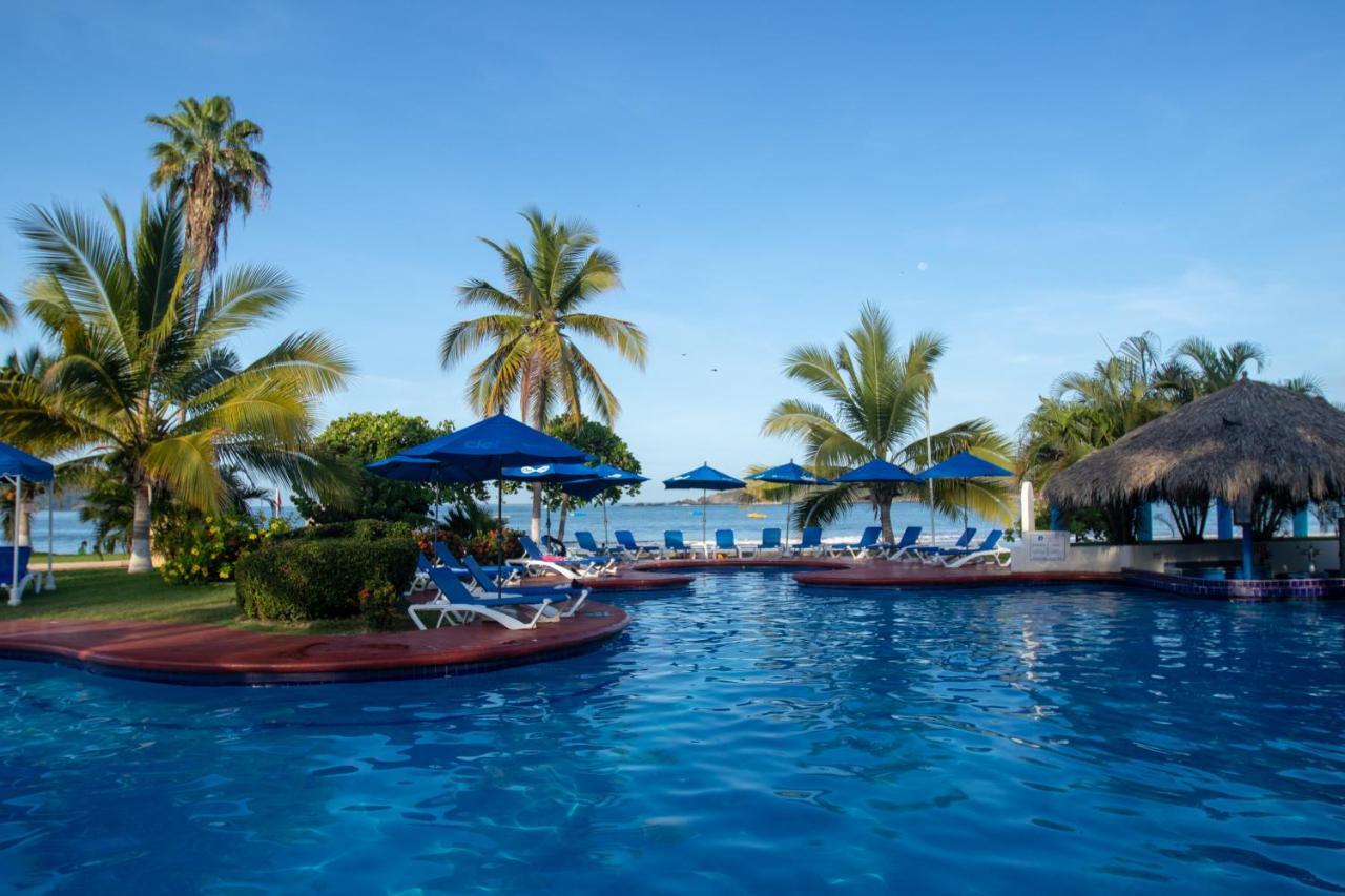 Qualton Club Ixtapa All Inclusive Exterior photo