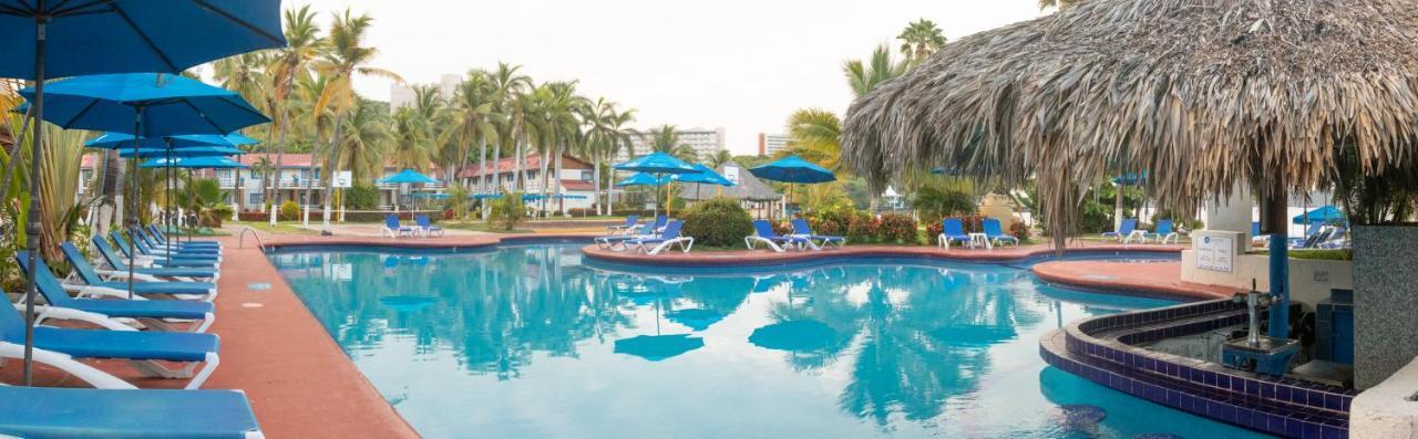 Qualton Club Ixtapa All Inclusive Exterior photo