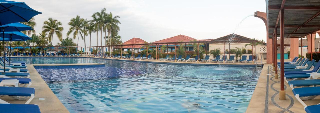 Qualton Club Ixtapa All Inclusive Exterior photo